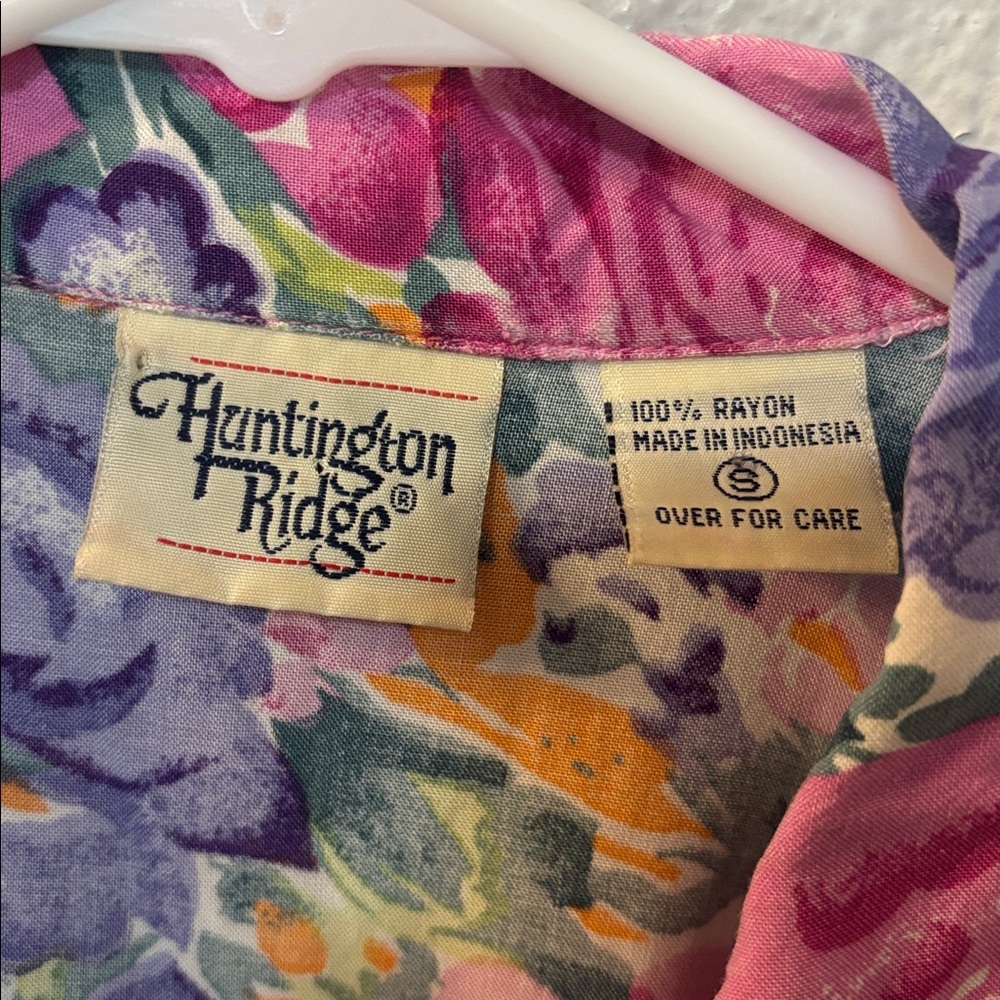 Huntington Ridge Floral Sleeveless Button-Up Blouse - Picture 3 of 4